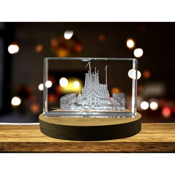 Sagrada FamÃlia 3D Engraved Crystal Keepsake Souvenir