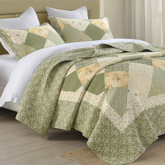 SahSahCasa Oversized Queen Bedspread - 100% Cotton Large Queen Bedspread Coverlet Set, Lightweight Reversible Quilted Bedding Set, Green Farmhouse Botanical XL Quilt Set, 3 Piece