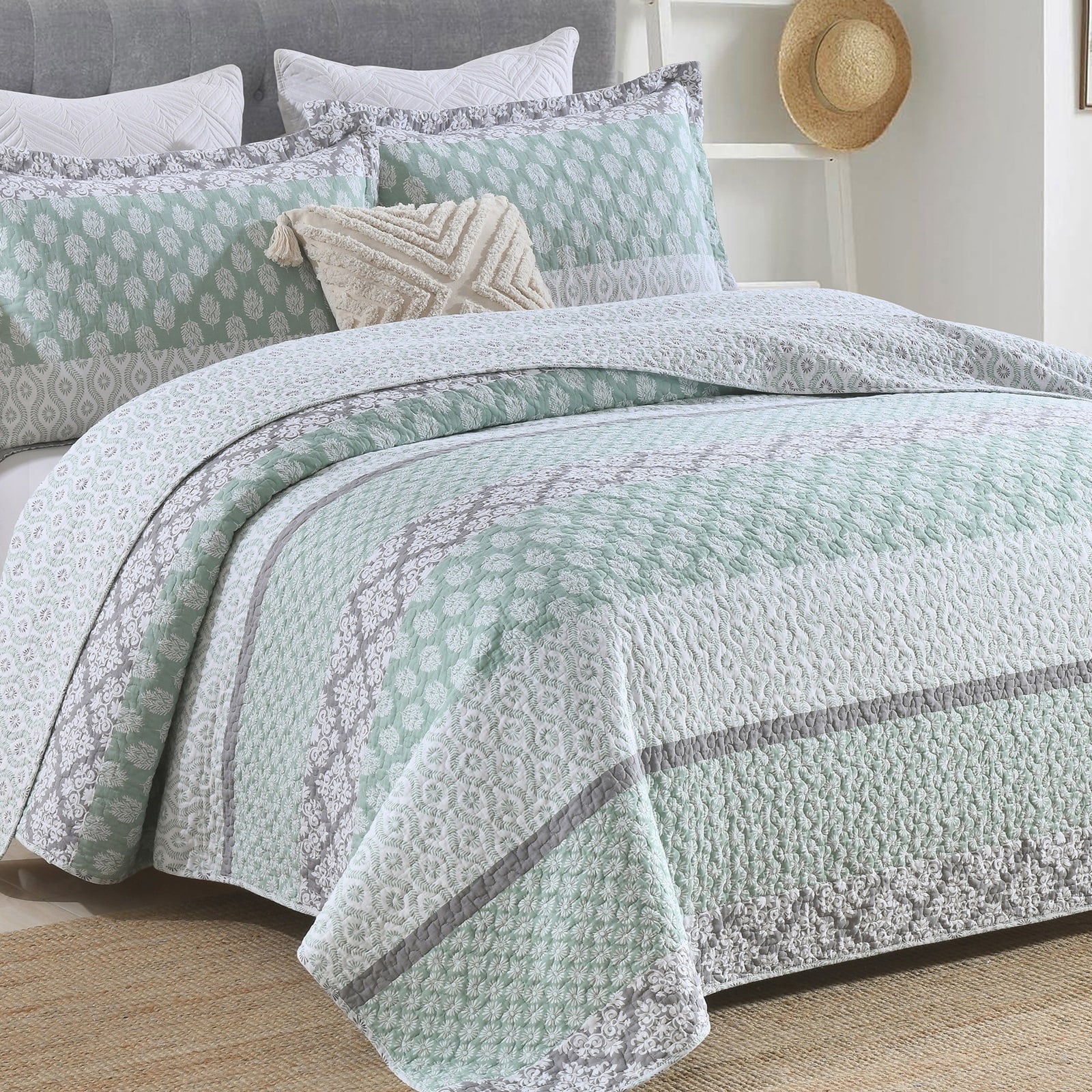 Queen Size Green and Gray Cotton Reversible Quilt Set