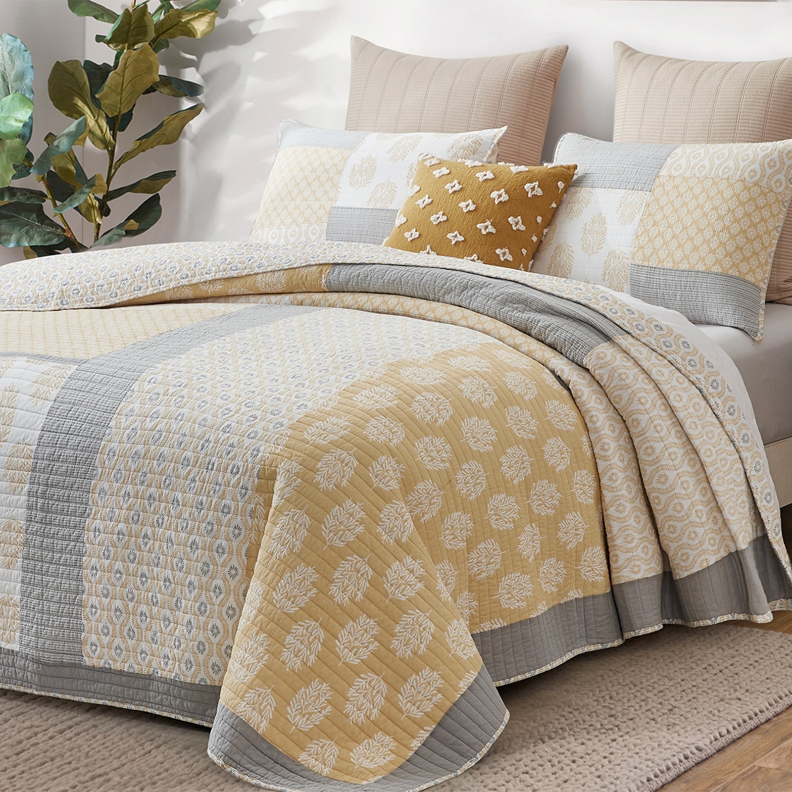 Chezmoi Collection Delaney 3Piece Floral Patchwork Reversible 100