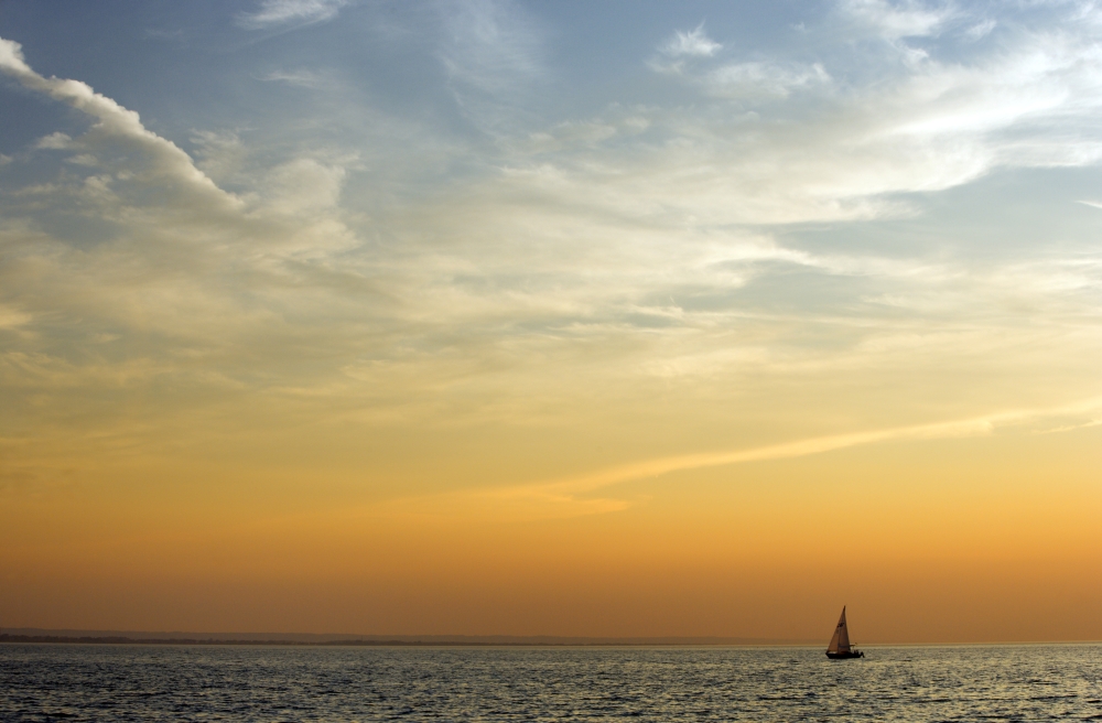 Sailboat On Lake Ontario St Catherines Ontario Canada Canvas Art - Darwin Wiggett Design Pics (17 x 11)