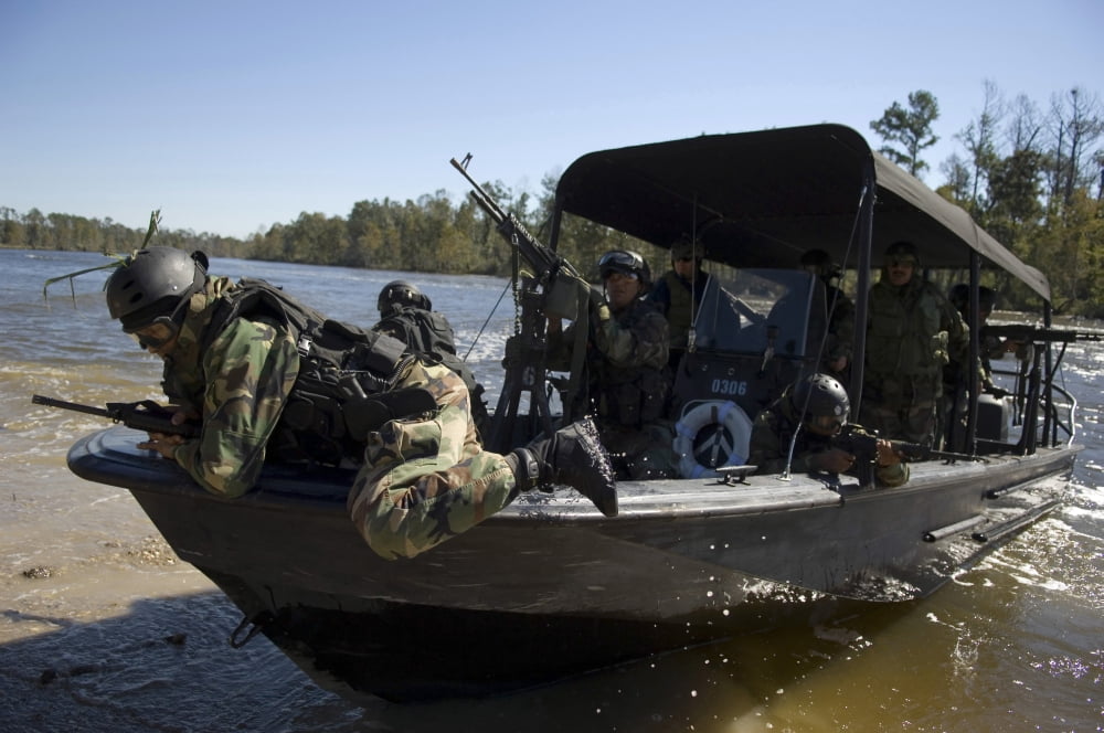 Sailors train personnel from the Iraqi Riverine Police Force Canvas Art - Stocktrek Images (34 x 23)