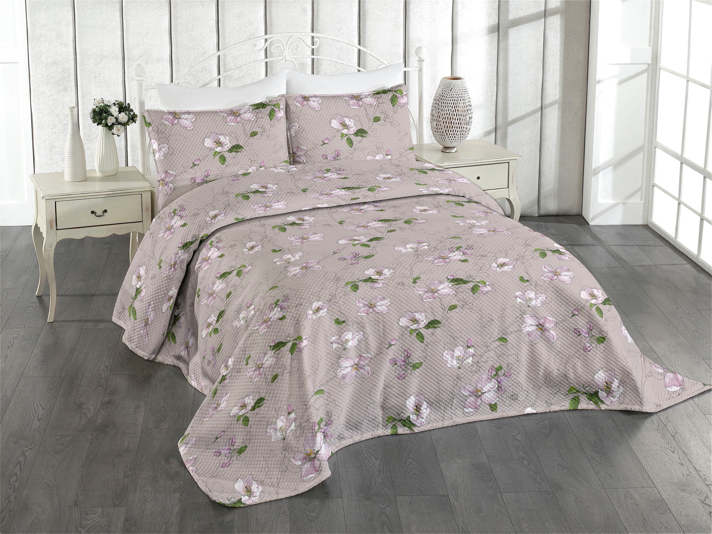 Sakura Pattern Bedspread, Neutral Colors Boho Design of Japanese