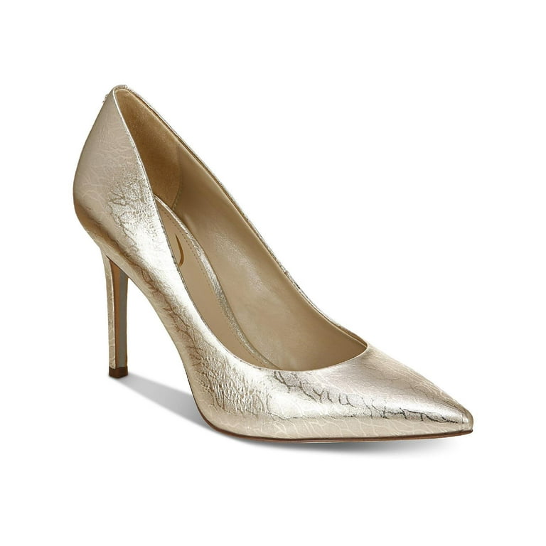 Metallic pointed toe clearance heels