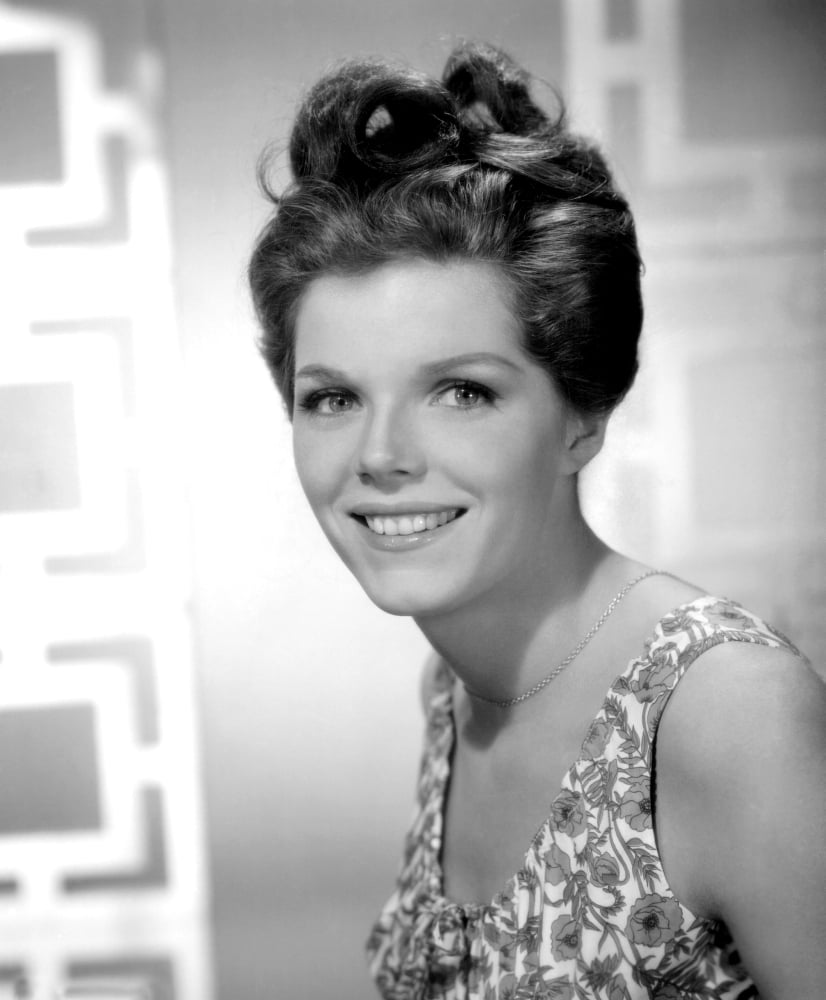 Samantha Eggar Canvas Art - (16 x 20)