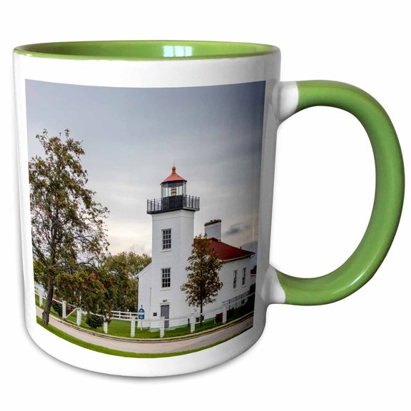 3drose, Sand Point Lighthouse in Escanaba, Michigan Usa, 11oz Two-tone Green Mug