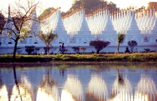 Sandamani Paya in Mandalay Burma Canvas Art - Brian McGilloway DanitaDelimont (36 x 23)
