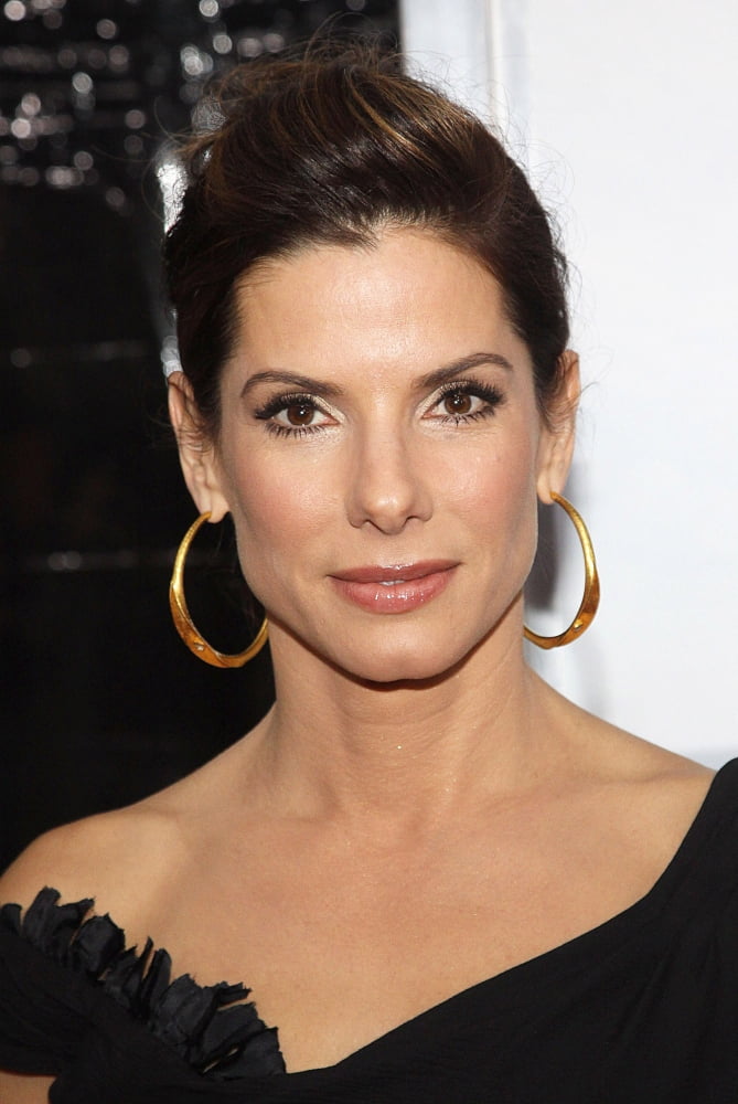Sandra Bullock At Arrivals For The Blind Side Premiere Canvas Art - (16 x 20)