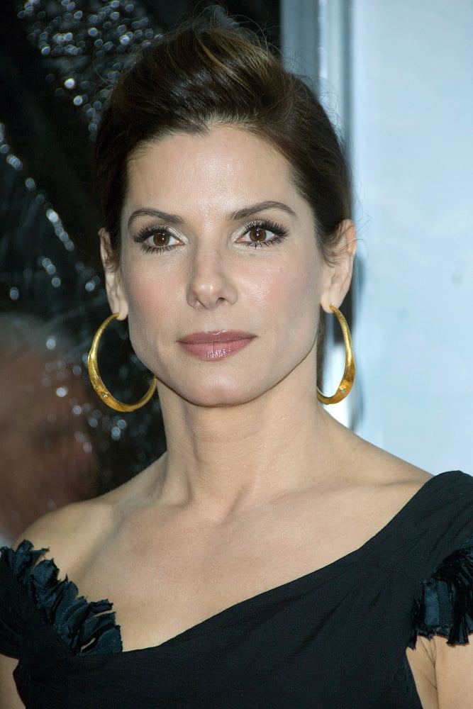 Sandra Bullock At Arrivals For The Blind Side Premiere Canvas Art - (16 x 20)