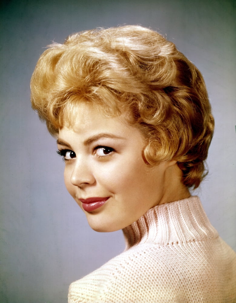 Sandra Dee Canvas Art - (16 x 20)