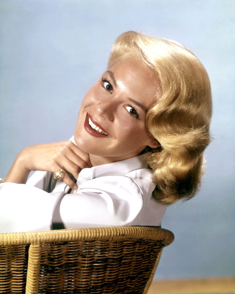 Sandra Dee Canvas Art - (16 x 20)