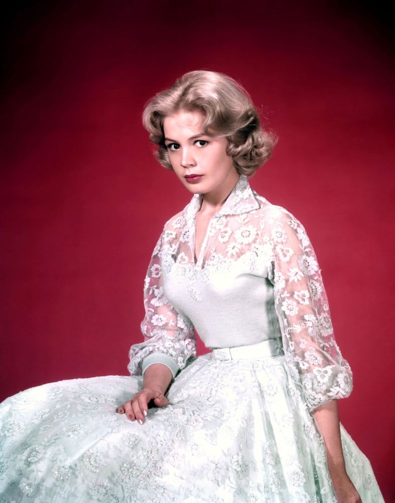 Sandra Dee Canvas Art - (16 x 20)