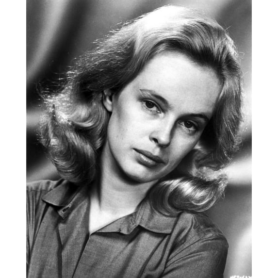 Sandy Dennis Curly Hair Close Up Portrait Photo Print (24 x 30)