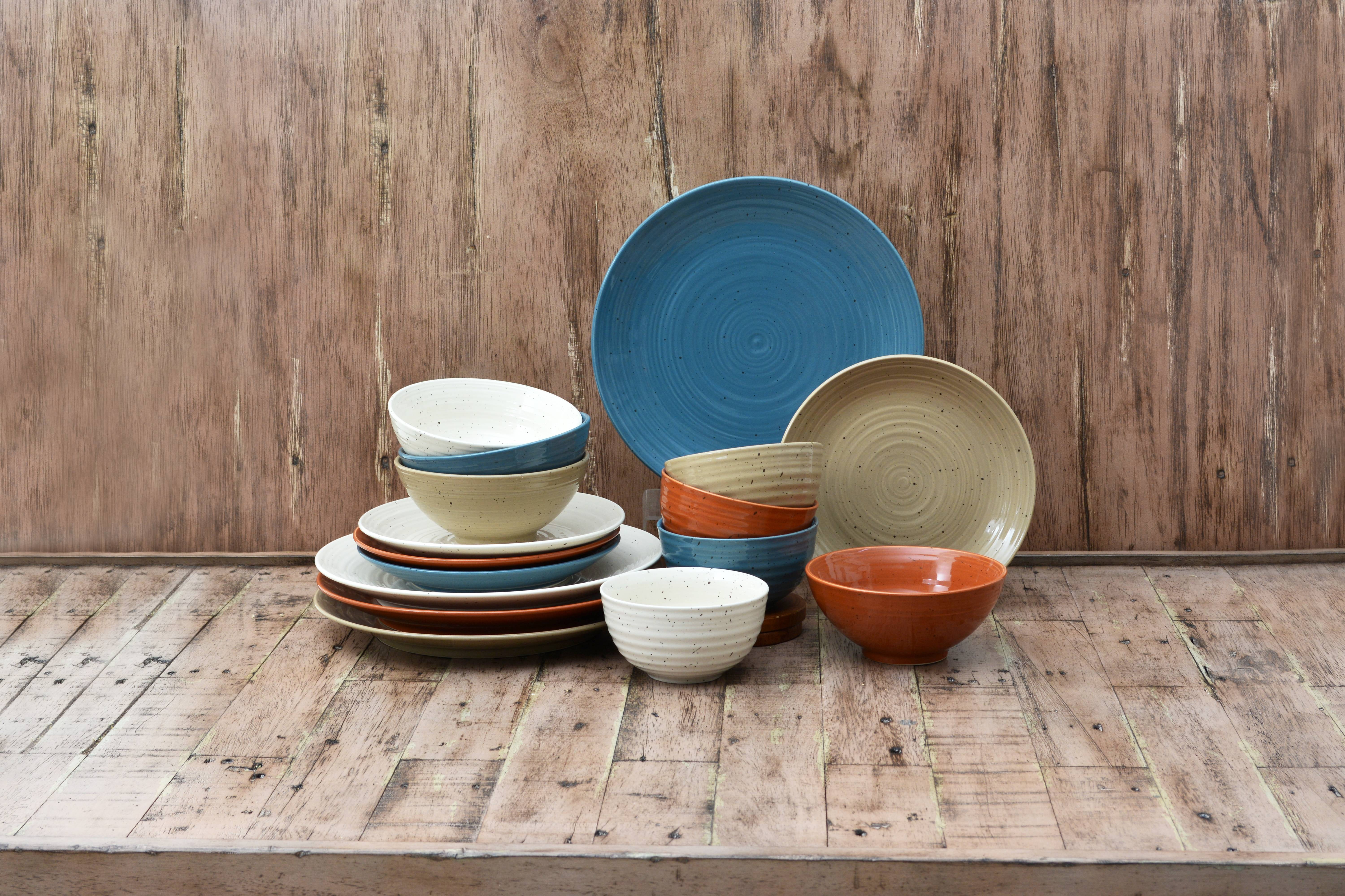 Siterra Painter's Palette 16-Piece Multicolor Ceramic Dinnerware Set