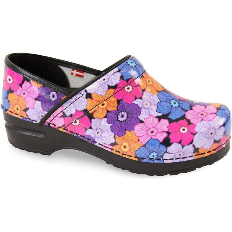 Sanita slip resistant clogs outlet