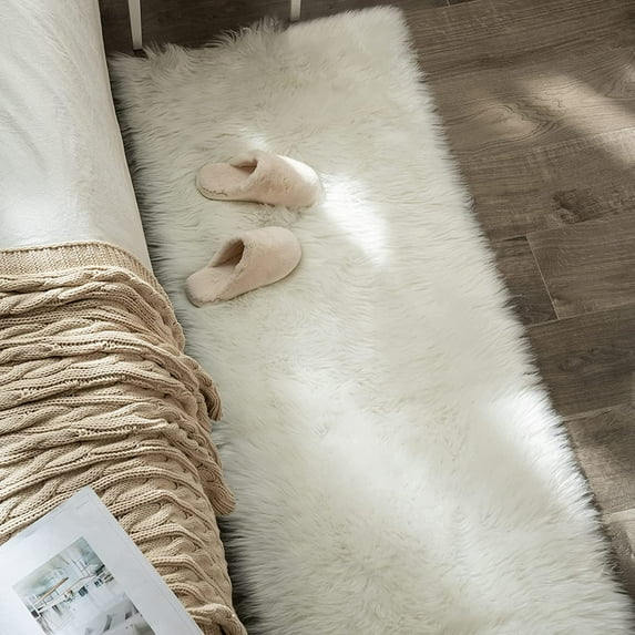 Sanmadrola Faux Sheepskin Area Rugs Fluffy Shaggy Rug Ultra Soft Faux Fur Carpets Rug Fluffy Washable Rug for Bedroom, Nursery Room,Luxury Living Room Decor White 2x6 Ft