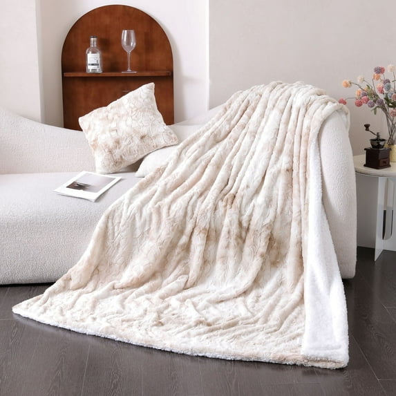 Sanmadrola Throw Blanket 50''x60'' Luxury Faux Fur Plush Sherpa Extra Soft Fuzzy Fluffy Comfy Warm Blankets for Couch Sofa Bed Winter Large Cream