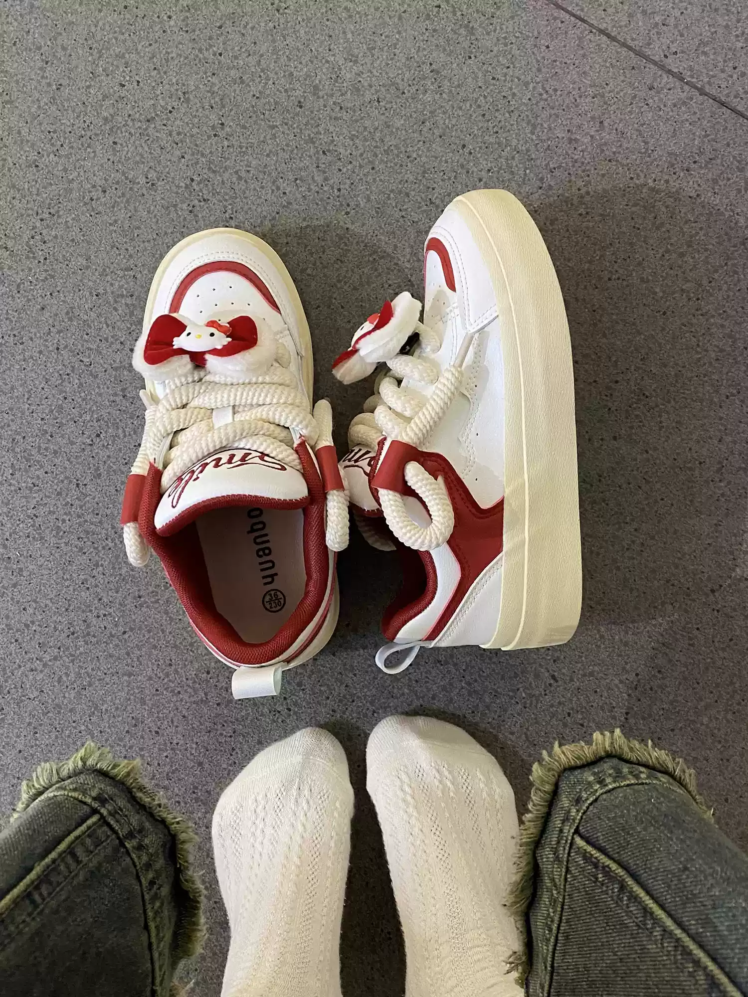 Sanrio Hello Kitty 2025 New Fashion Spring Versatile Anti Slip Student