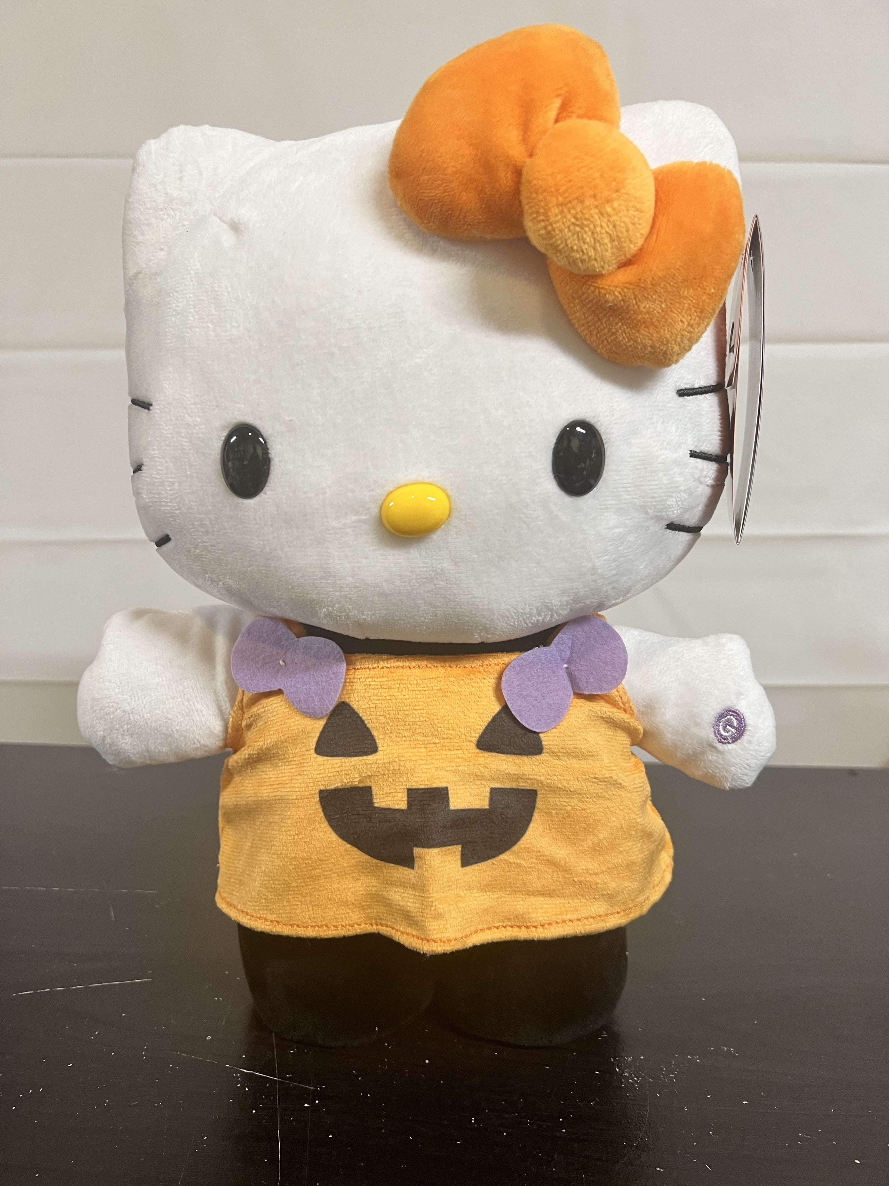 Sanrio Hello Kitty Halloween Pumpkin Side Stepper 12