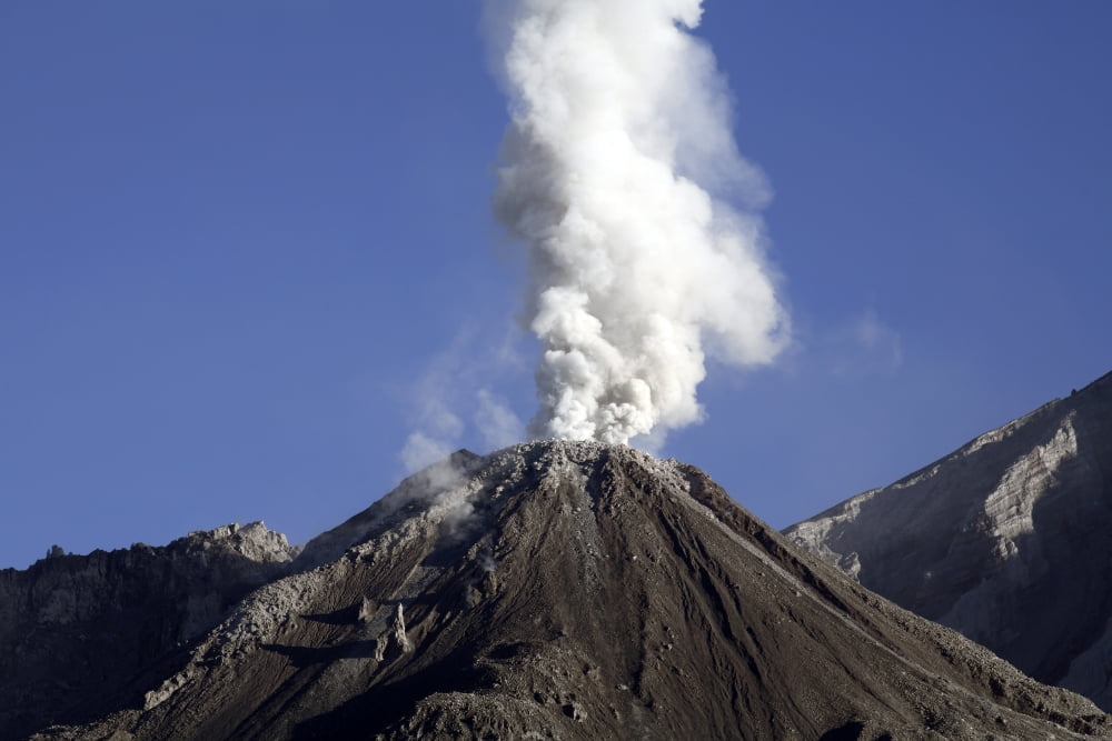 Santiaguito eruption Guatemala Canvas Art - Martin RietzeStocktrek Images (34 x 23)
