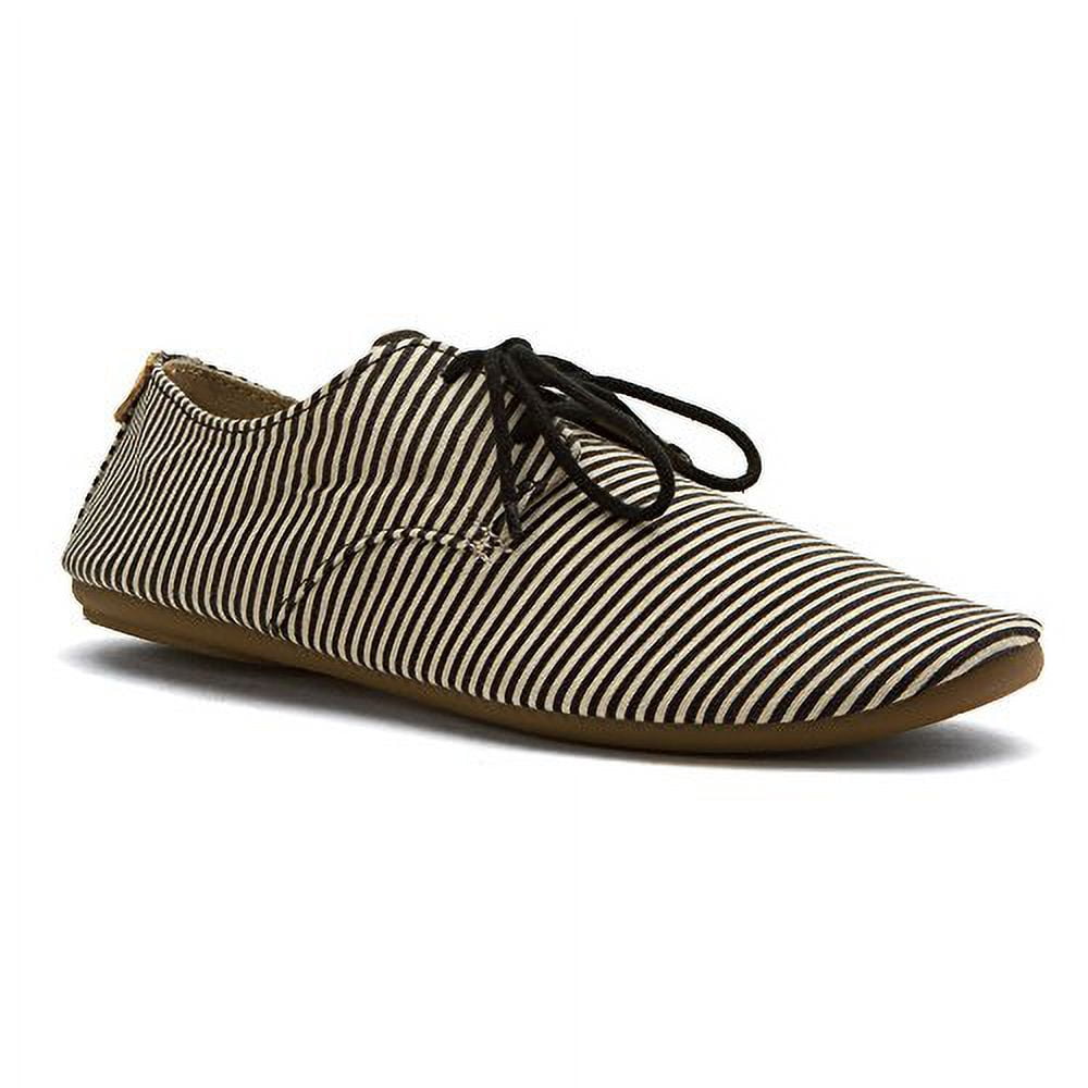 Sanuk Womens Bianca Perf Oxford Natural Size 6 : : Clothing, Shoes  & Accessories