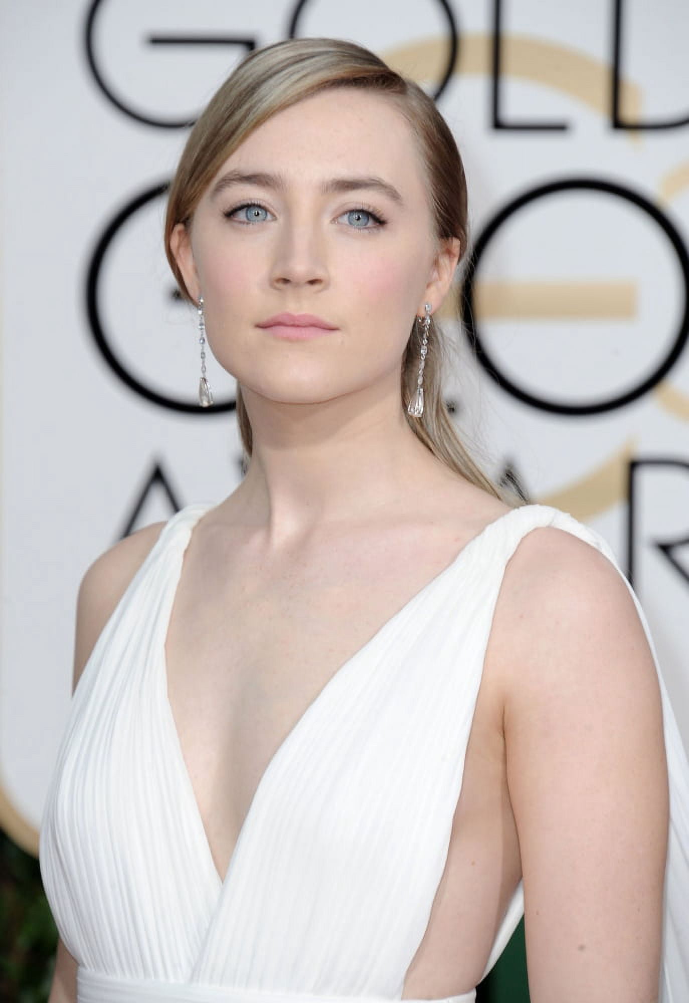 Saoirse Ronan At Arrivals For 73Rd Annual Golden Globe Awards 2016 - Arrivals 3 Canvas Art - (16 x 20)