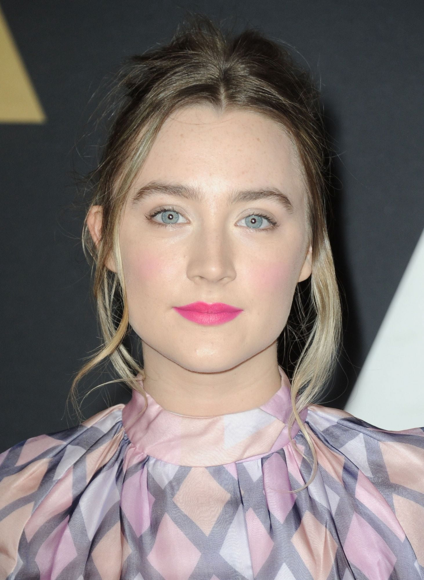 Saoirse Ronan At Arrivals For Academys 7Th Annual Governors Awards 2015 Canvas Art -  (16 x 20)