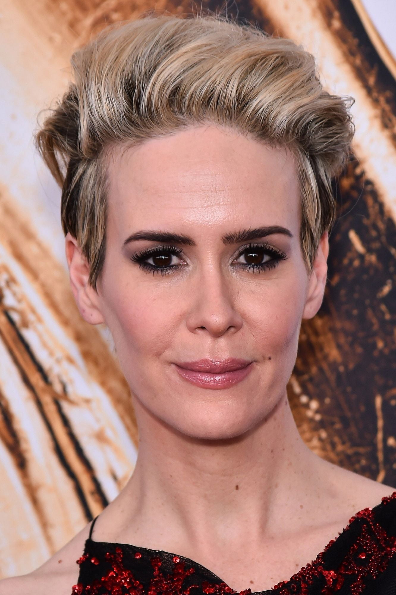 Sarah Paulson At Arrivals For 2016 Cfda Fashion Awards - Part 2 Canvas Art - (16 x 20)