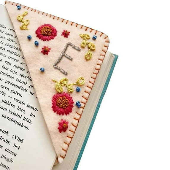 Sarapandan Joefnel Personalized Hand Embroidered Corner Bookmark, Hand Stitched Felt Corner Letter Bookmark, Felt Triangle Bookmark, Cute Flower Letter Embroidery Bookmarks for
