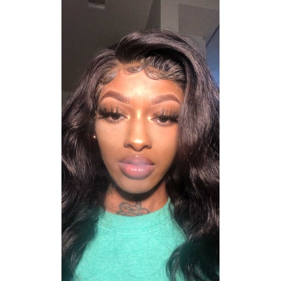 Sasha bodywave 18 inch closure wig
