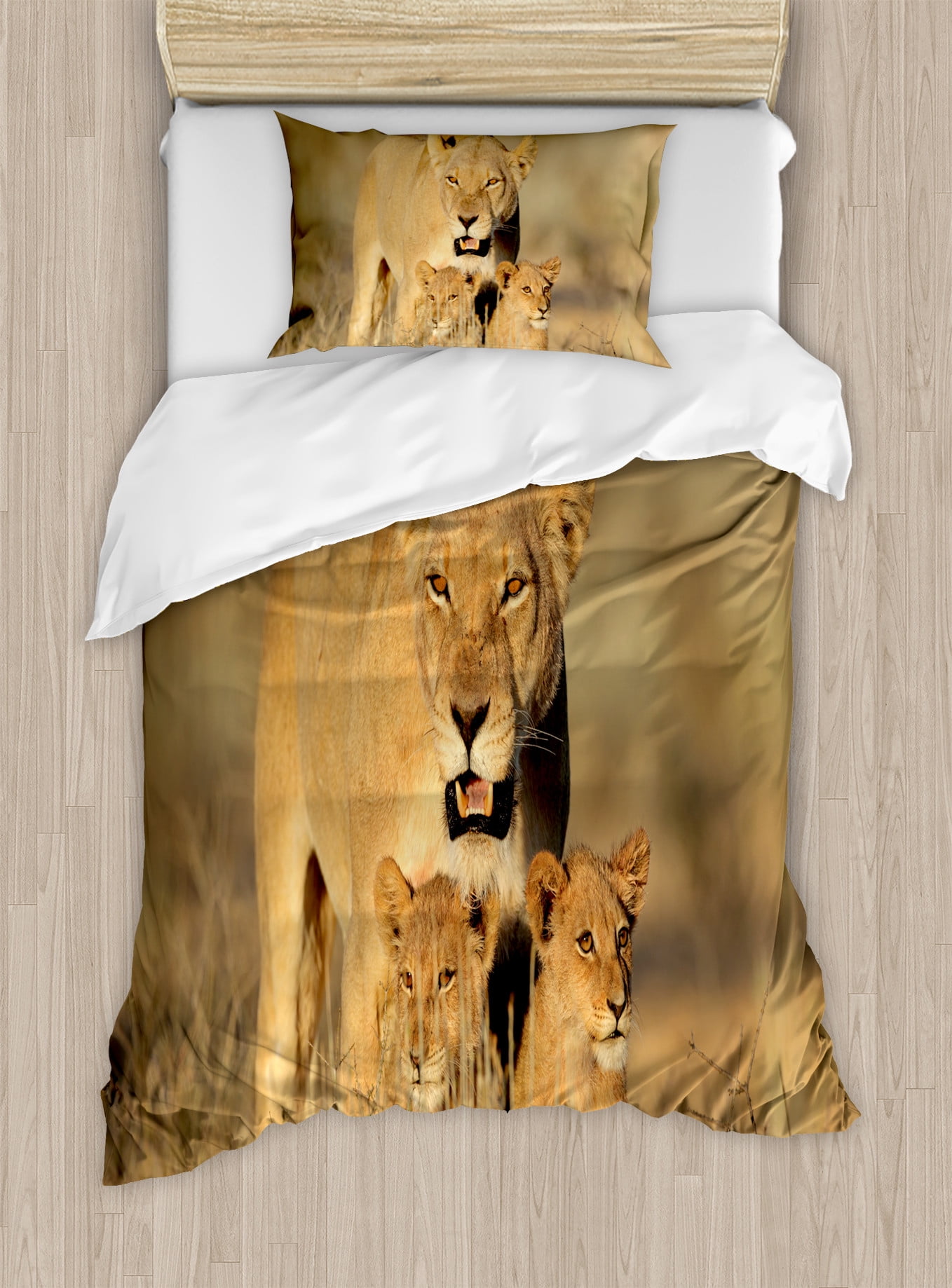 Savannah Duvet Cover Set, Mom Lioness and Young Lion in South Nature