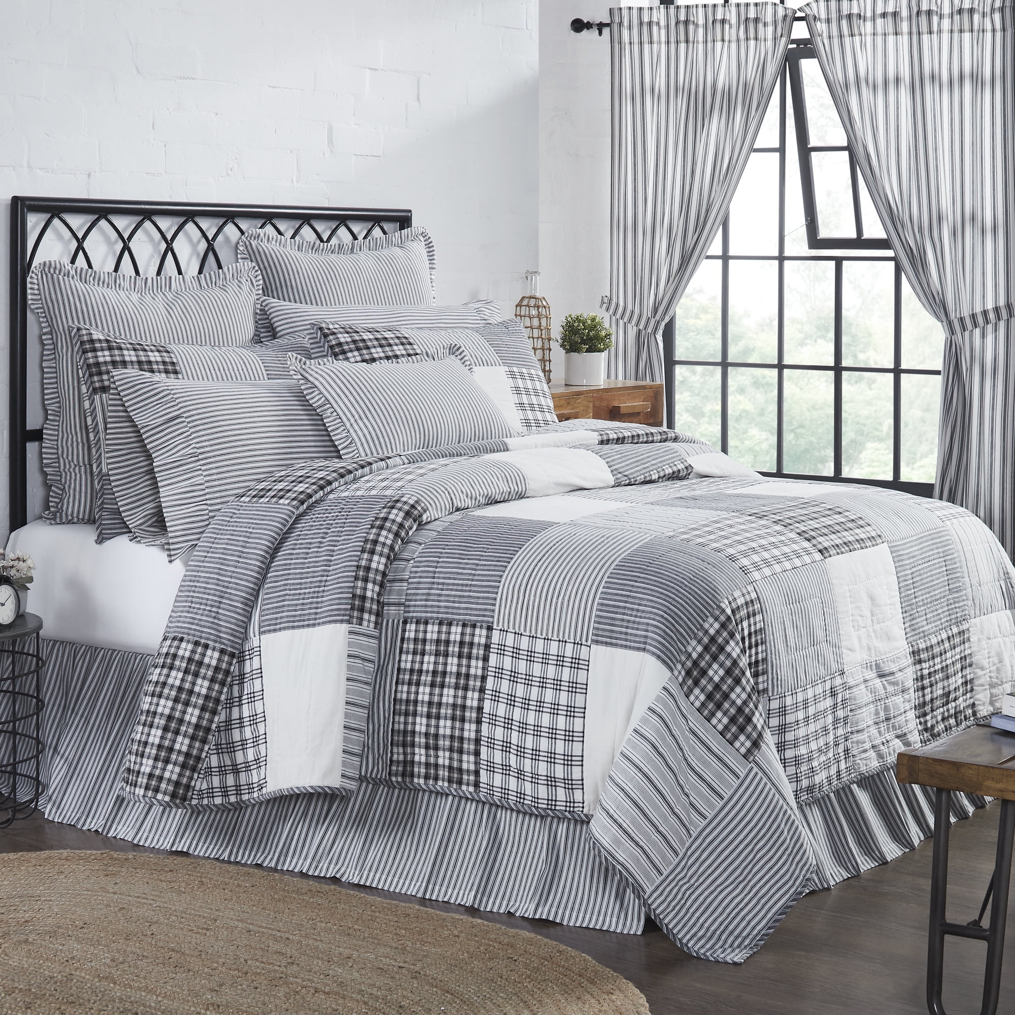 VHC Brands, Sawyer Mill Patchwork Reversible King Quilt, Black, 105x95