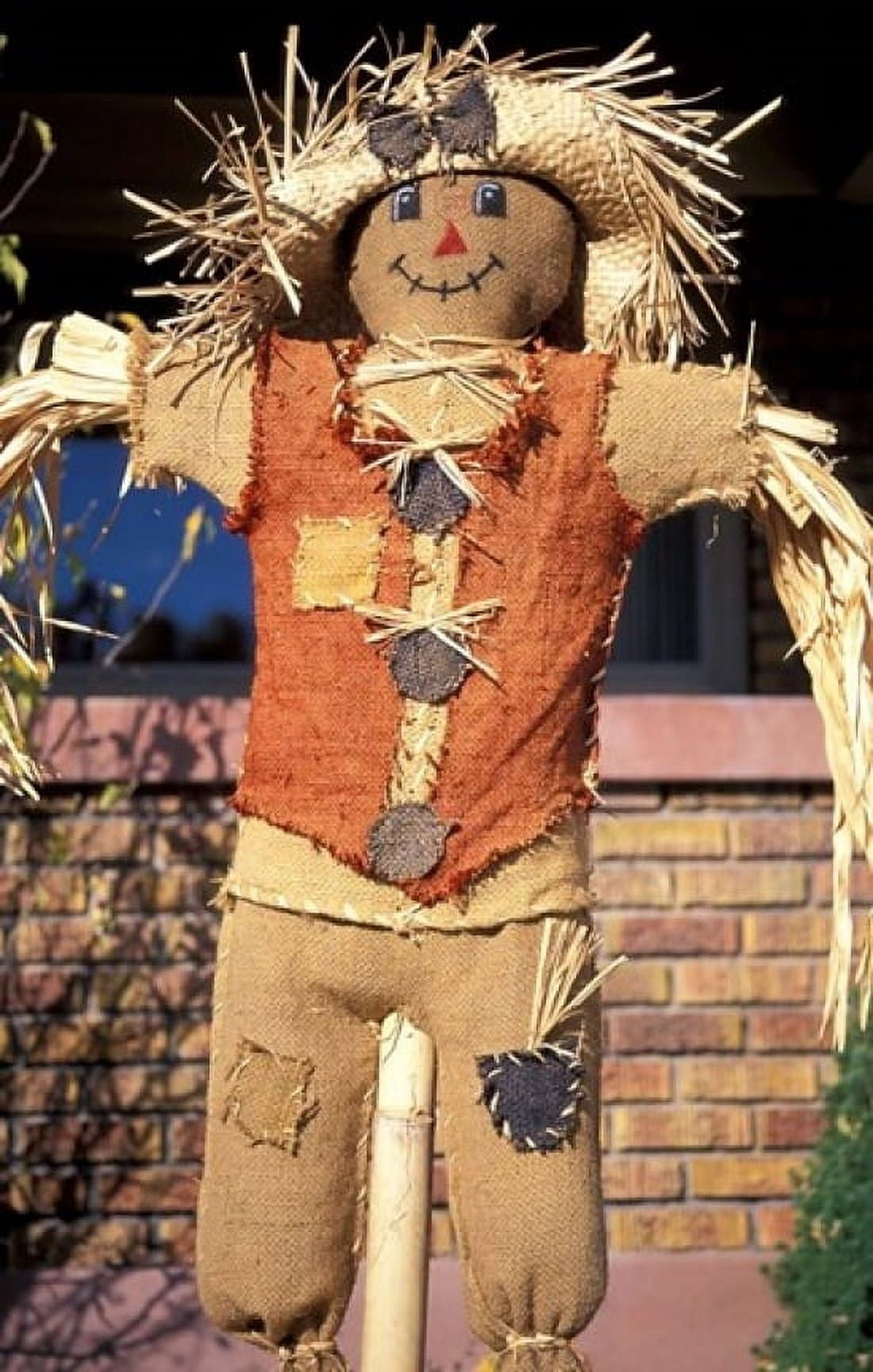 Scarecrow in Suburban Yard at Halloween Logan Utah Canvas Art - Scott T Smith DanitaDelimont (11 x 17)