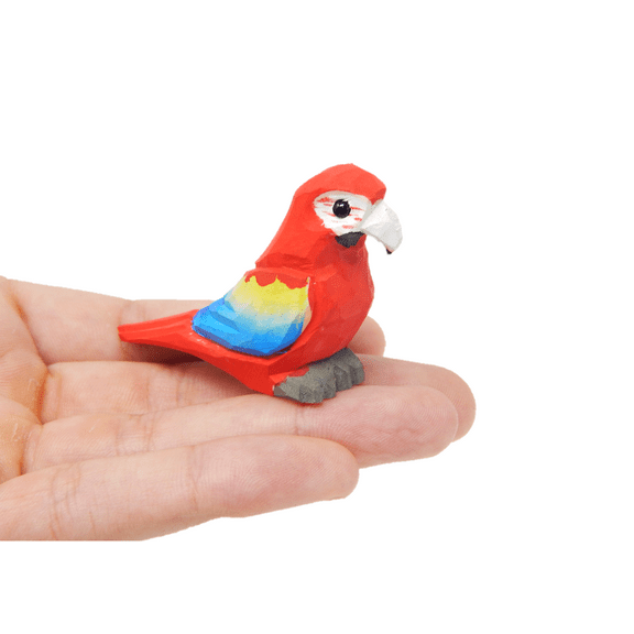 Scarlet Macaw Figurine Decoration Red Parrot Colorful Tropical Pet Miniature Wooden Bird Art Statue Craft Carved Small Animal Collectible