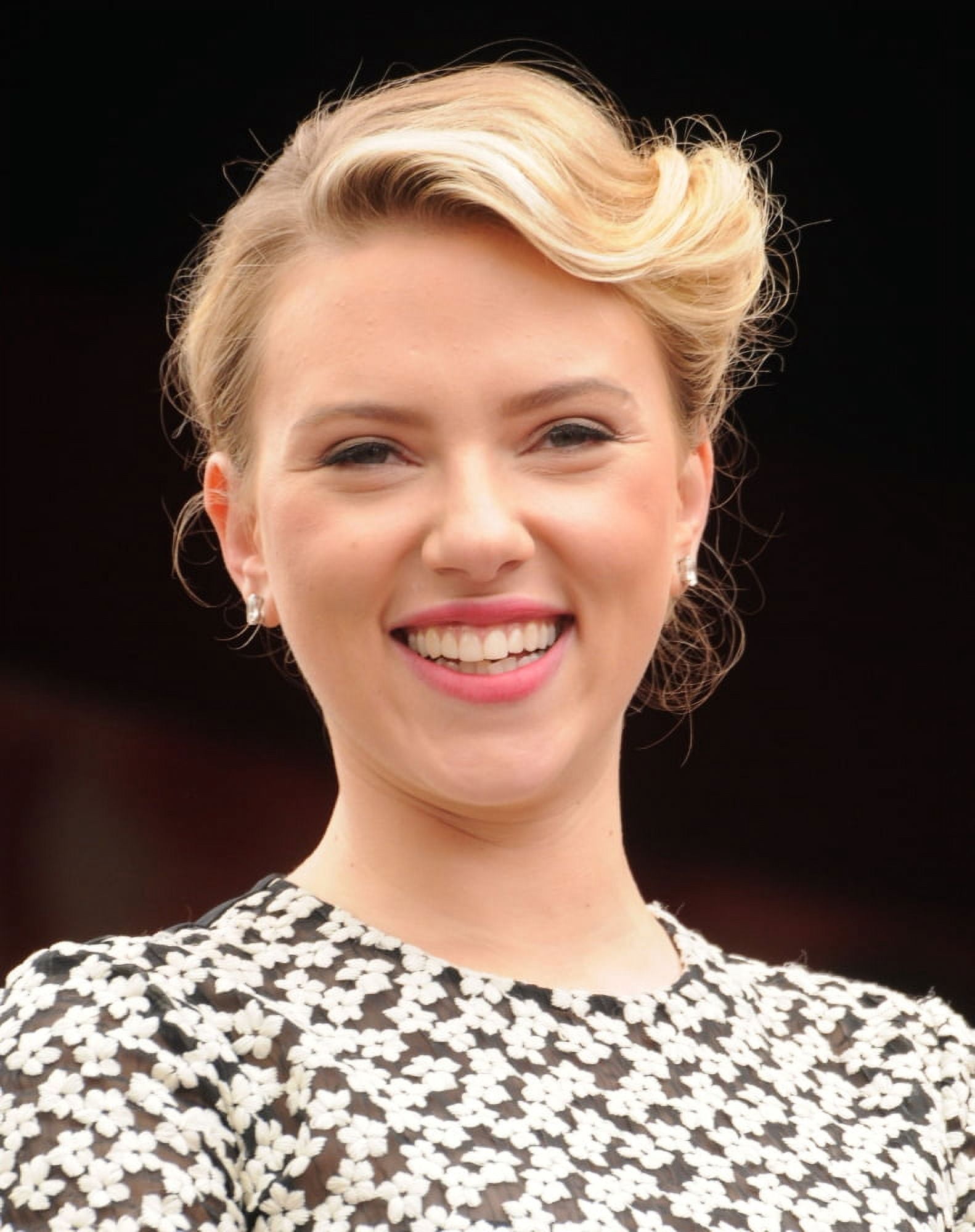 Scarlett Johansson At The Induction Ceremony For Star On The Hollywood Walk Of Fame For Scarlett Johansson Canvas Art - (16 x 20)