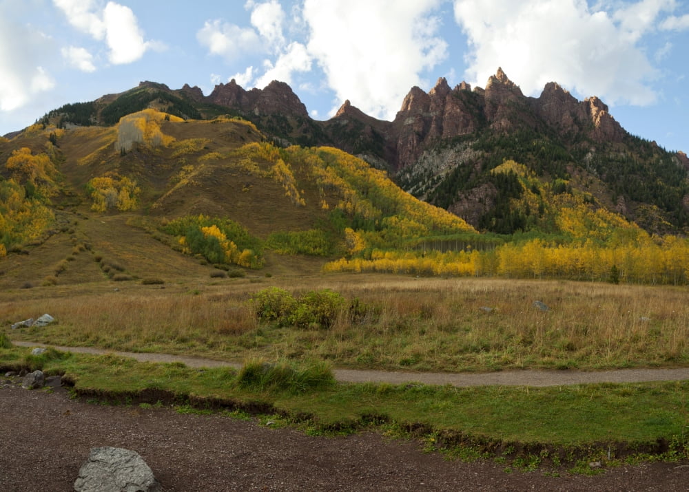 Scenic view of hiking trail at Maroon Bells Colorado USA Canvas Art - Panoramic Images (9 x 27)
