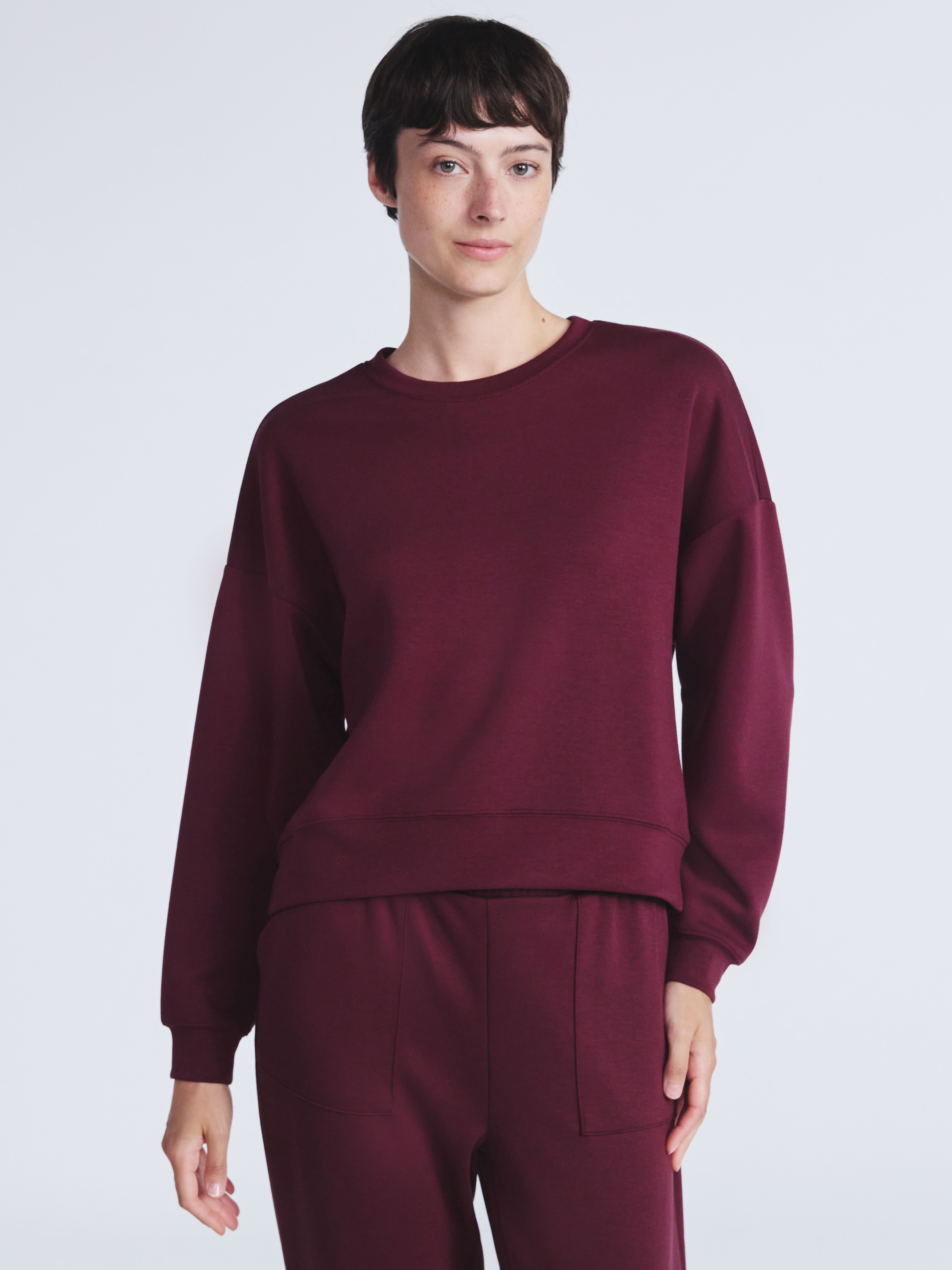 Scoop Women's and Women's Plus Scubaknit Cropped Sweatshirt with Drop Sleeves, Sizes XS-4X