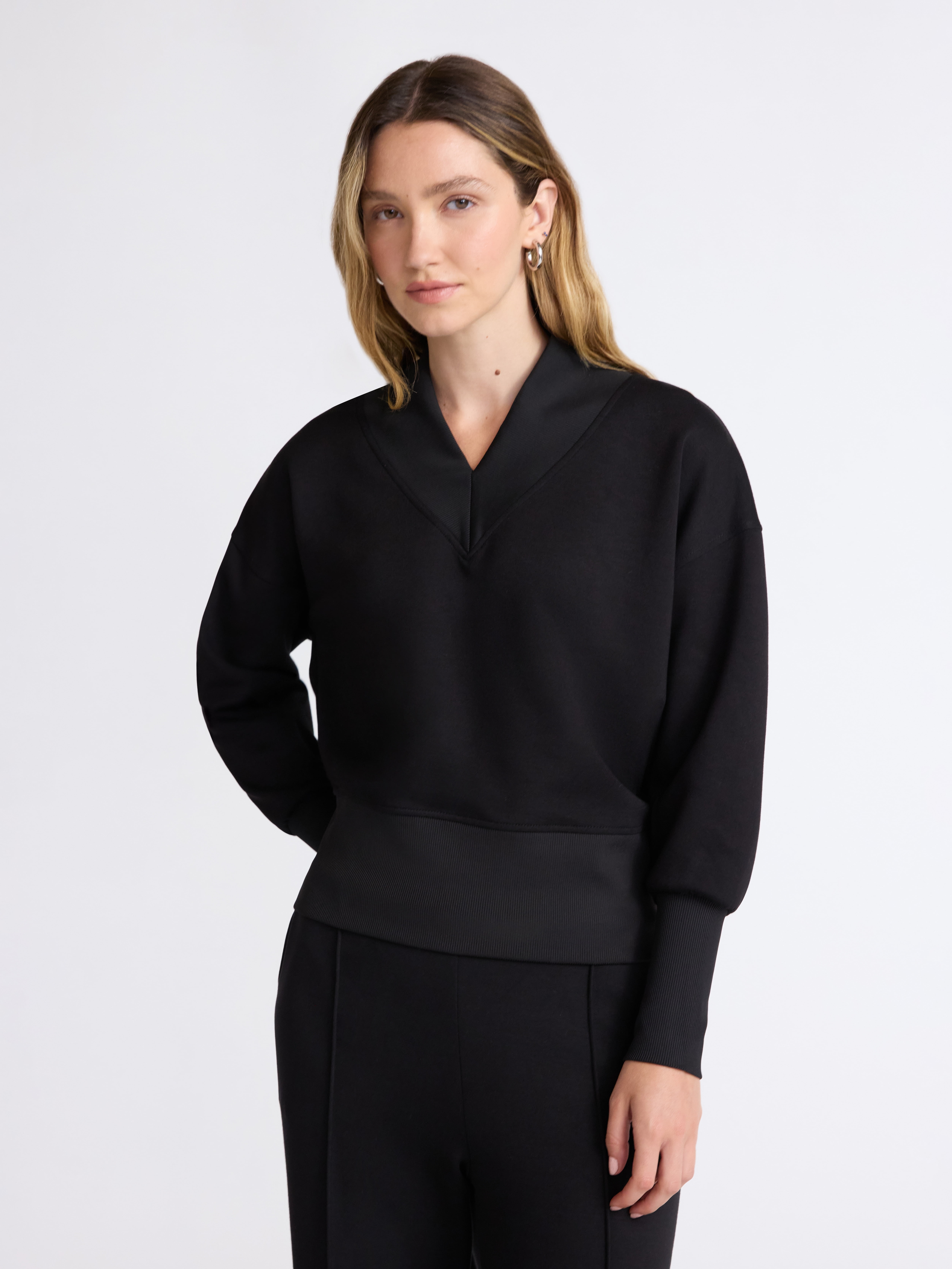 Scoop Women's and Women's Plus Scubaknit V Neck Sweatshirt, Sizes