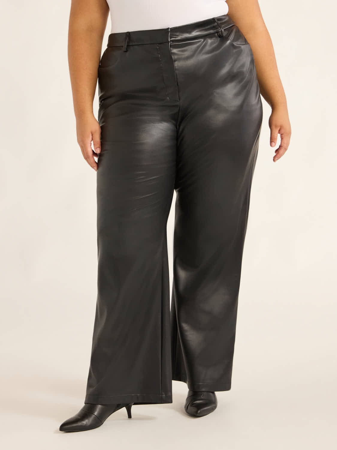 Scoop Women's and Women's Plus Faux Leather High Waisted Trouser Pants, 32  Inseam, Sizes 0-28W - Walmart.com