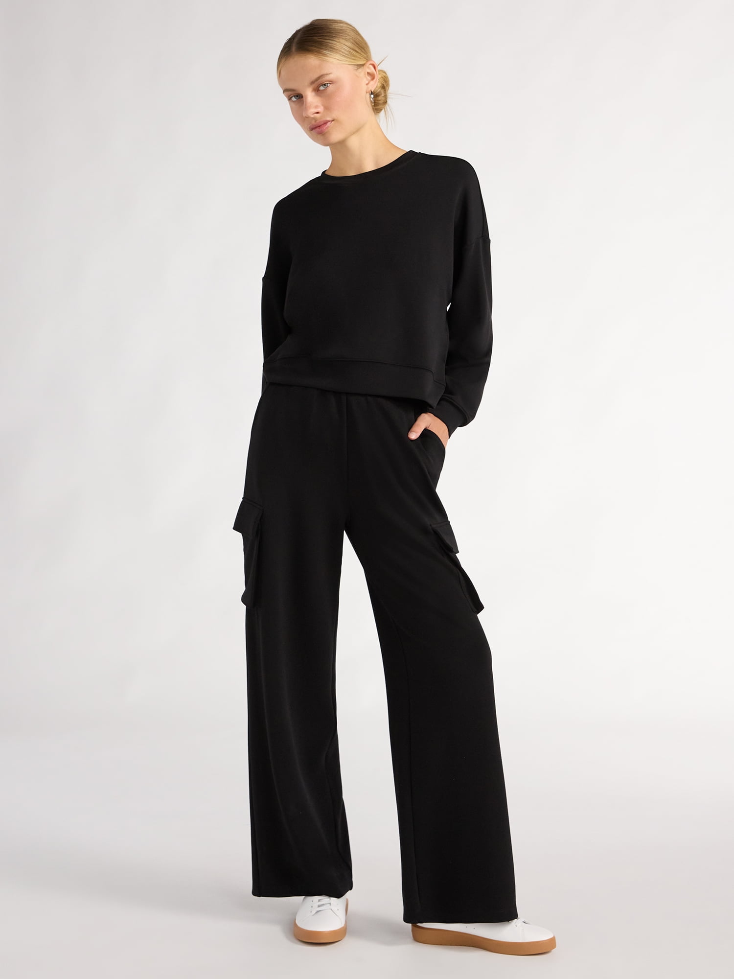 Scoop Women’s and Women’s Plus Scubaknit Wide Leg Cargo Sweatpants, Sizes XS-4X