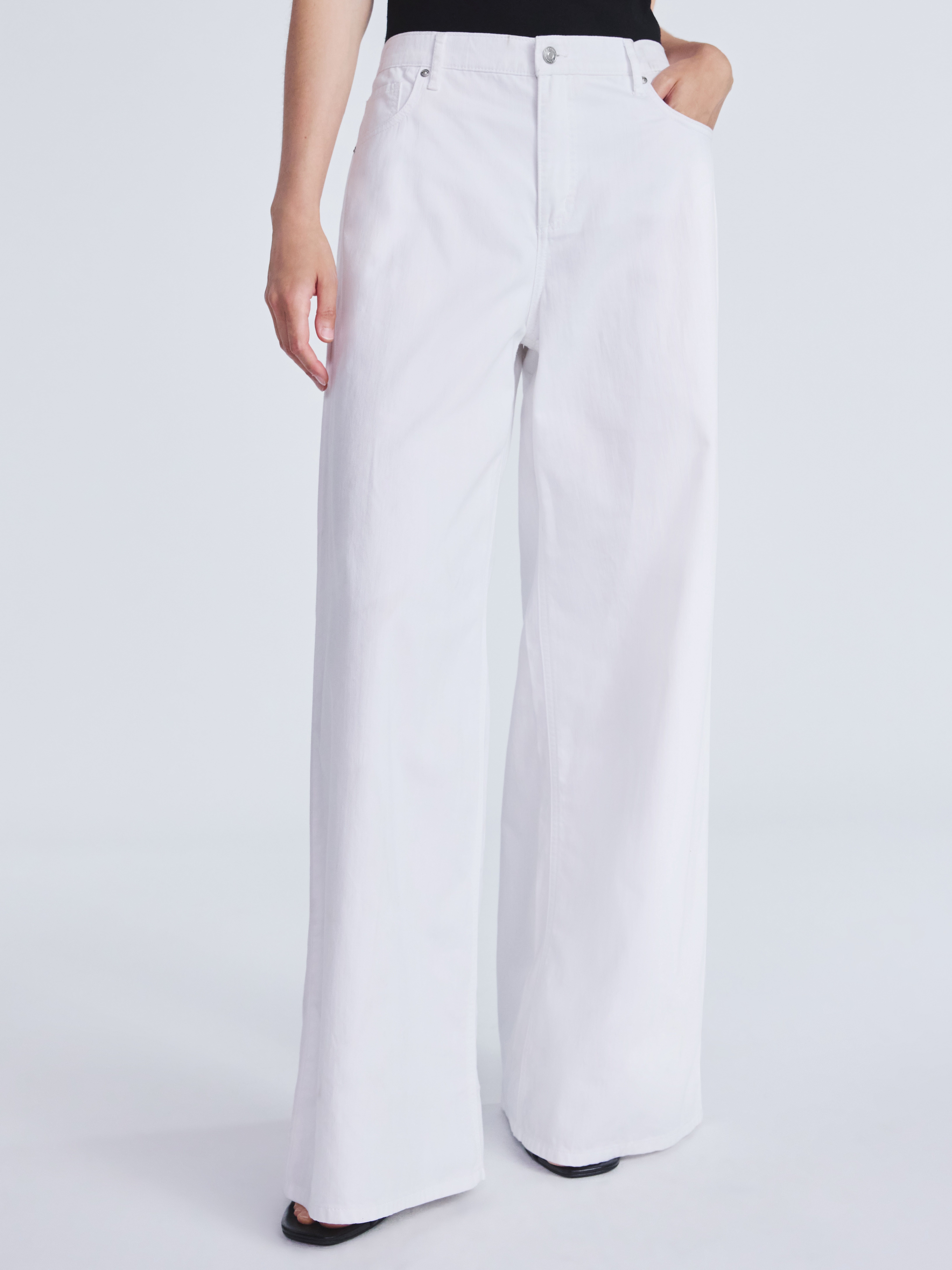 Scoop Women's and Women’s Plus High Rise Baggy Wide Leg Jeans, Sizes 0-28W, Short & Long Lengths Available