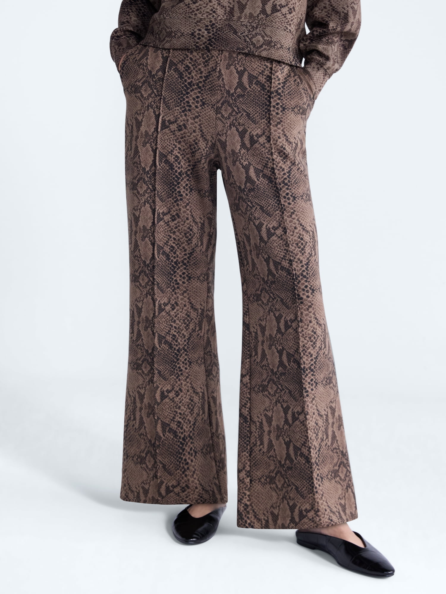 Scoop Women’s and Women’s Plus New Scubaknit Seamed Sweatpants, Regular and Short Lengths, Sizes XS-4X