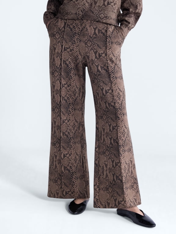 Women’s and Women’s Plus New Scubaknit Seamed Sweatpants, Regular and Short Lengths, Sizes XS-4X
