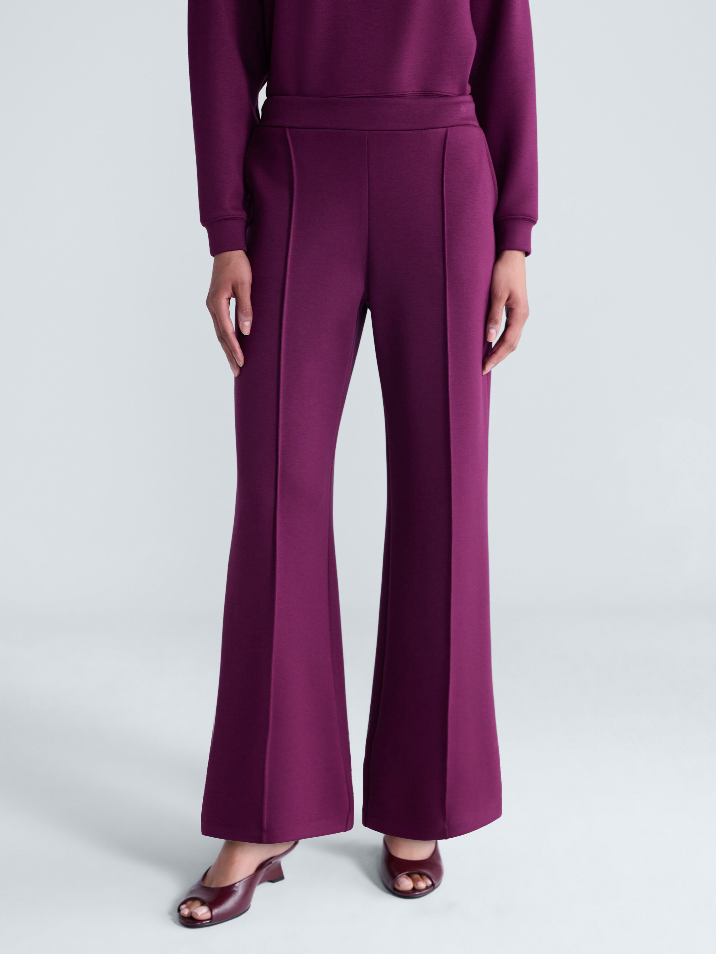Scoop Women’s and Women’s Plus New Scubaknit Seamed Sweatpants, Regular and Short Lengths, Sizes XS-4X