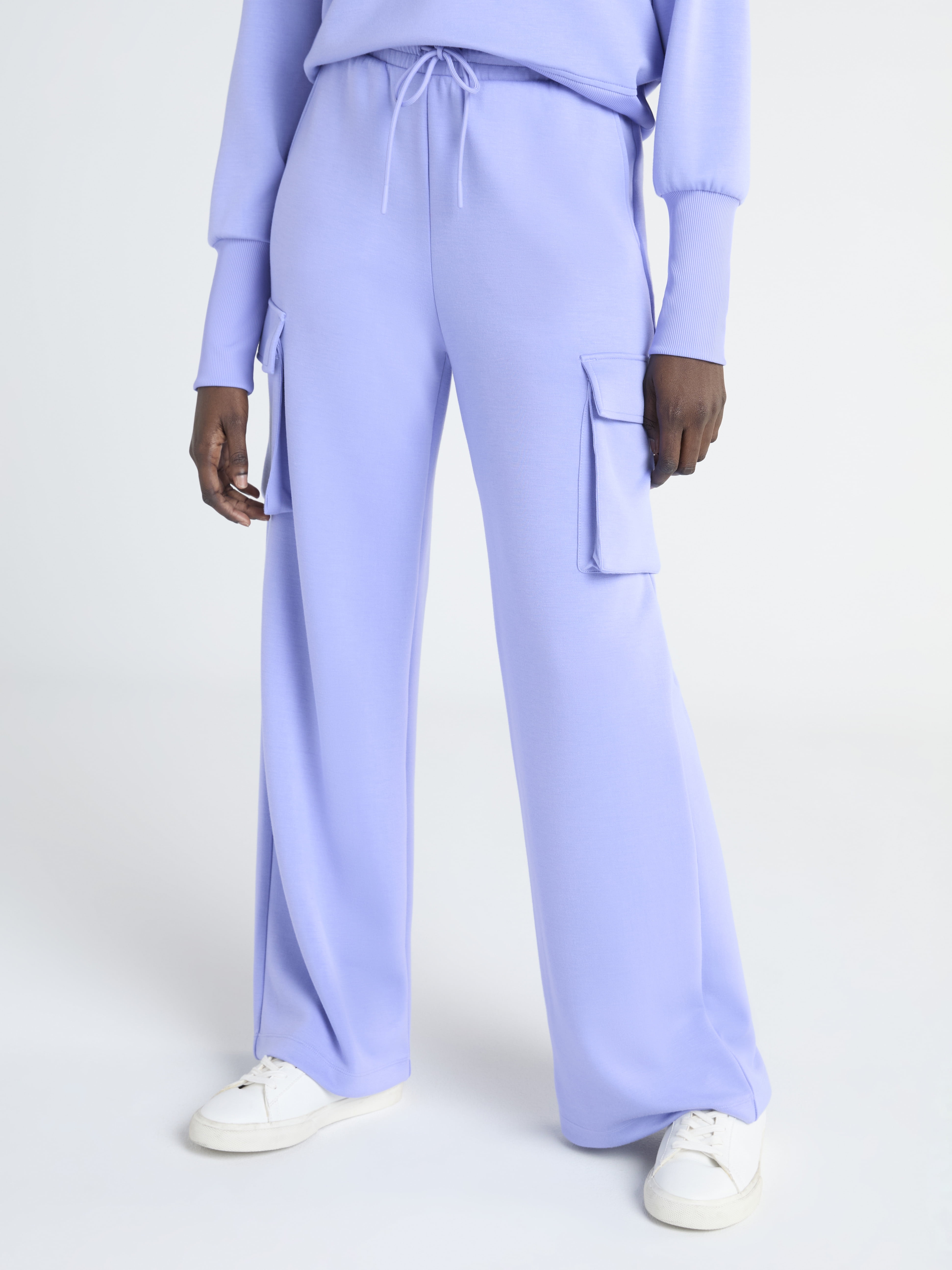Walmart Deals of Scoop Women’s and Women’s Plus Ultimate ScubaKnit Wide Leg Cargo Sweatpants, Sizes XS-4X