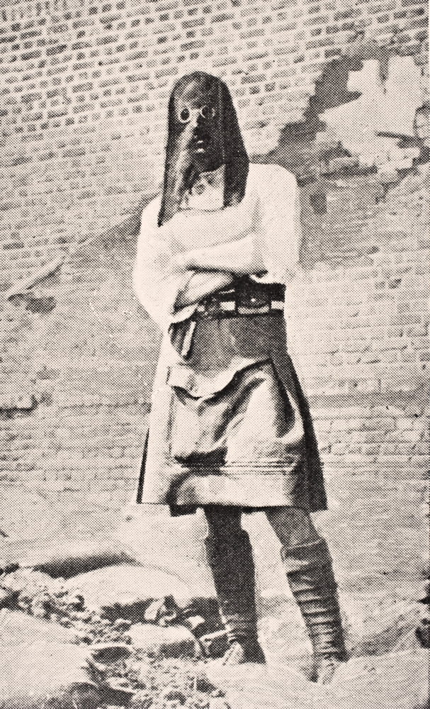 Scottish Soldier Wearing Gas Mask In 1915 From The War Illustrated Album Deluxe Published London 1916 Canvas Art - Ken Welsh Design Pics (22 x 38)