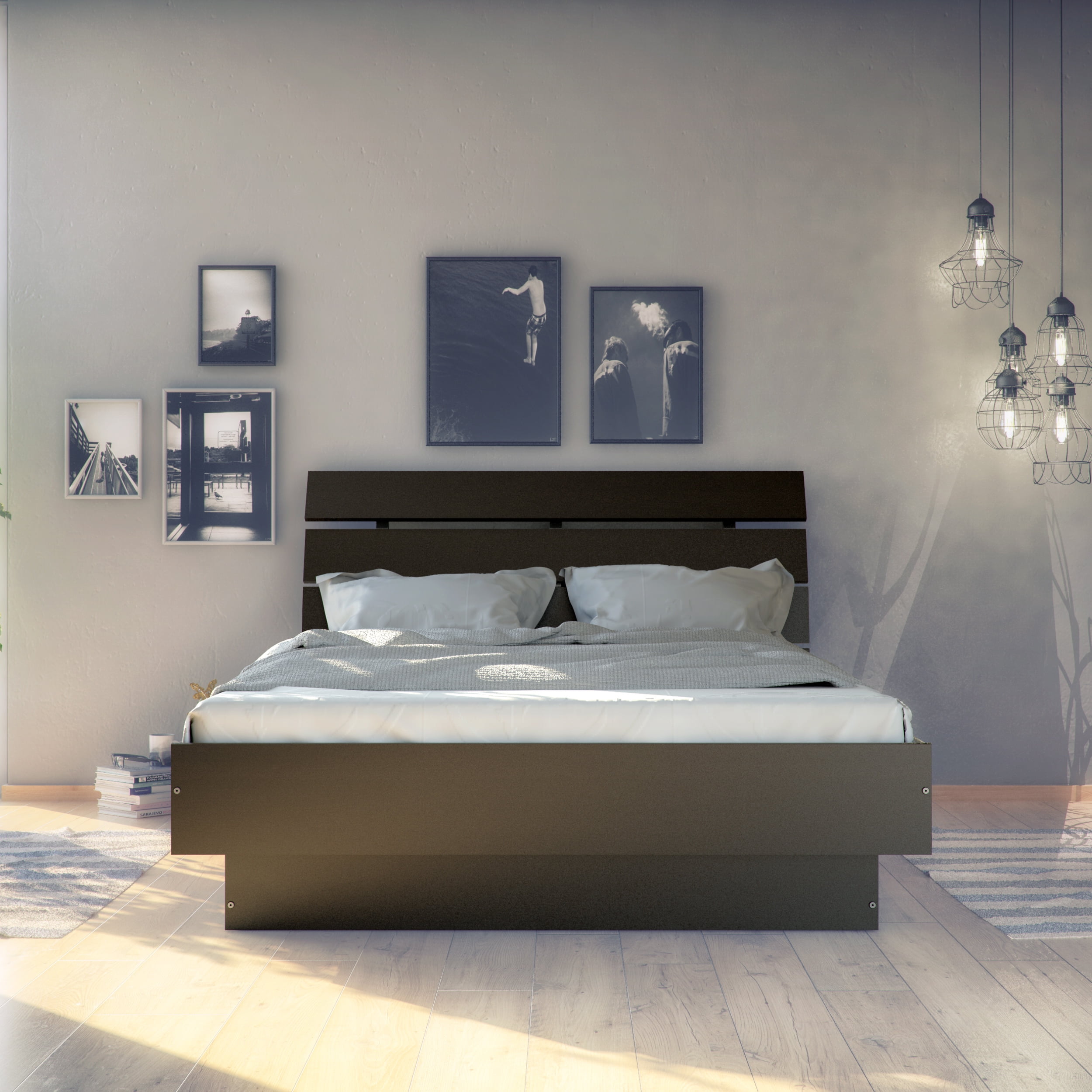 Zyniden Queen Bed