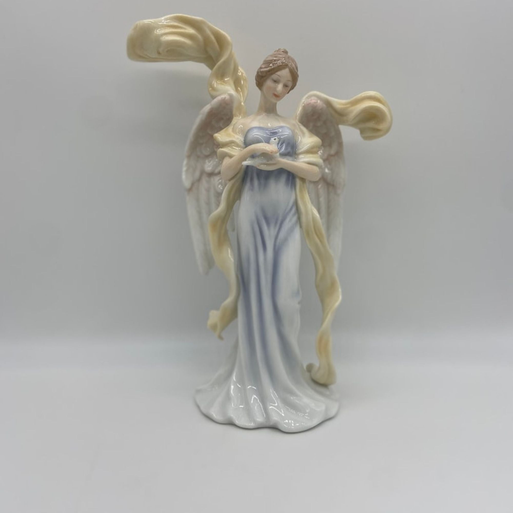 Sculpture Angel Statue holding Dove Statue