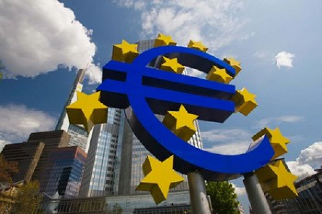 Sculpture of an Euro sign in front of a building Willy-Brandt-Platz European Central Bank Frankfurt Hesse Germany Canvas Art - Panoramic Images (36 x 24)