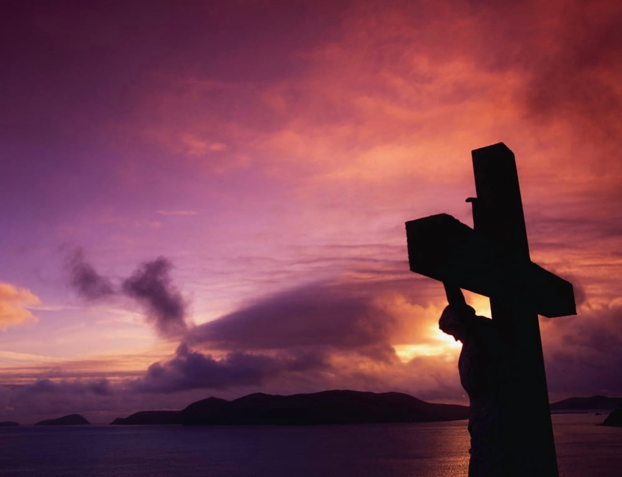 Sculpture Of Crucifixion Overlooking Blasket Islands Dingle Peninsula Co Kerry Ireland Canvas Art - The Irish Image Collection Design Pics (17 x 13)